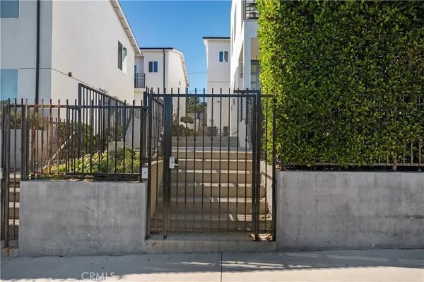 $3,650 | 7125 South La Cienega Boulevard, Los Angeles, CA 90045