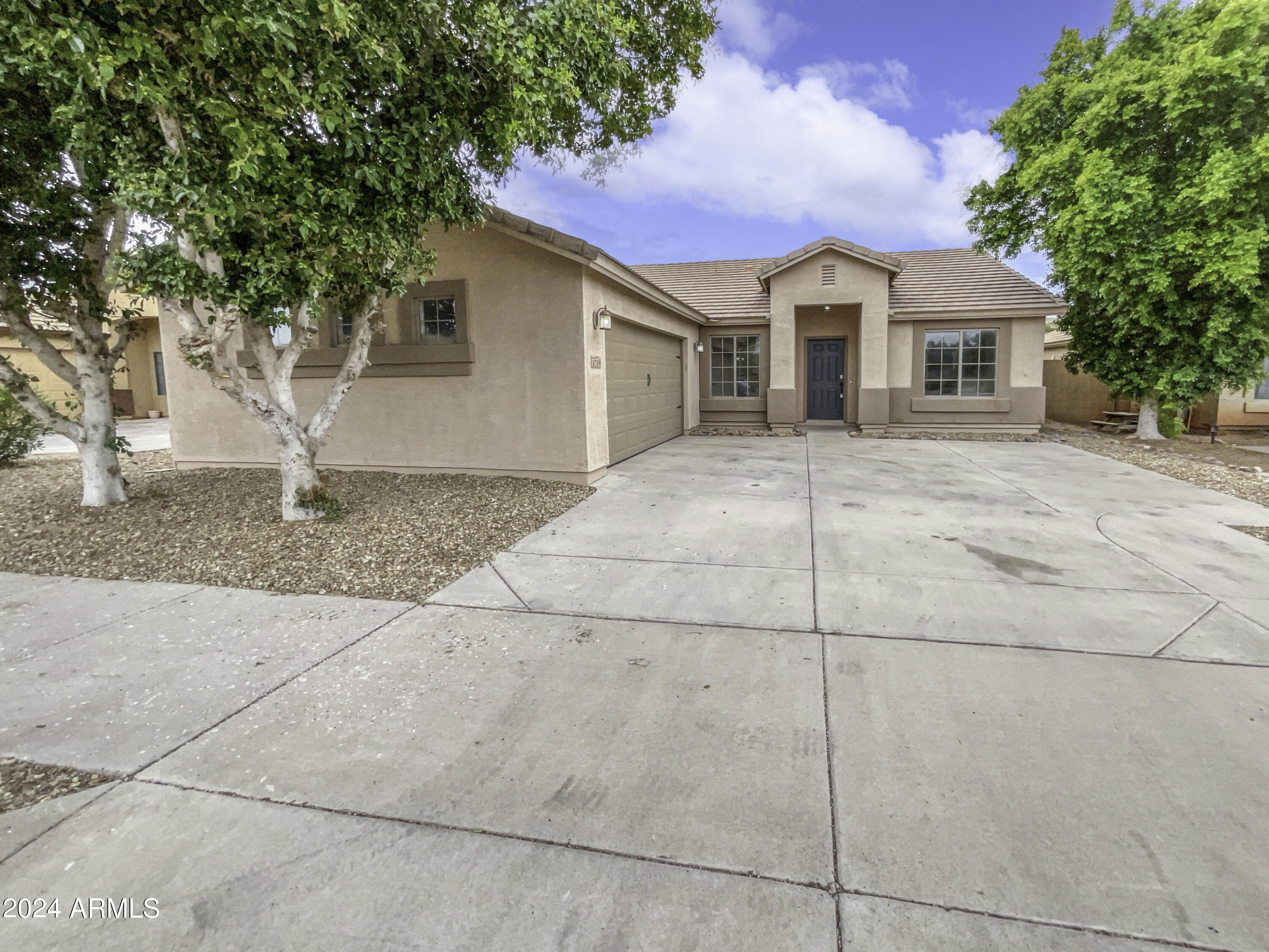 1219 West Maldonado Road Phoenix, AZ 85041 - Photo 9 of 28 listing_6