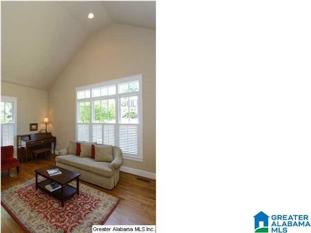 128 East Hawthorne Road Birmingham, AL 35209 - Photo 4 of 32