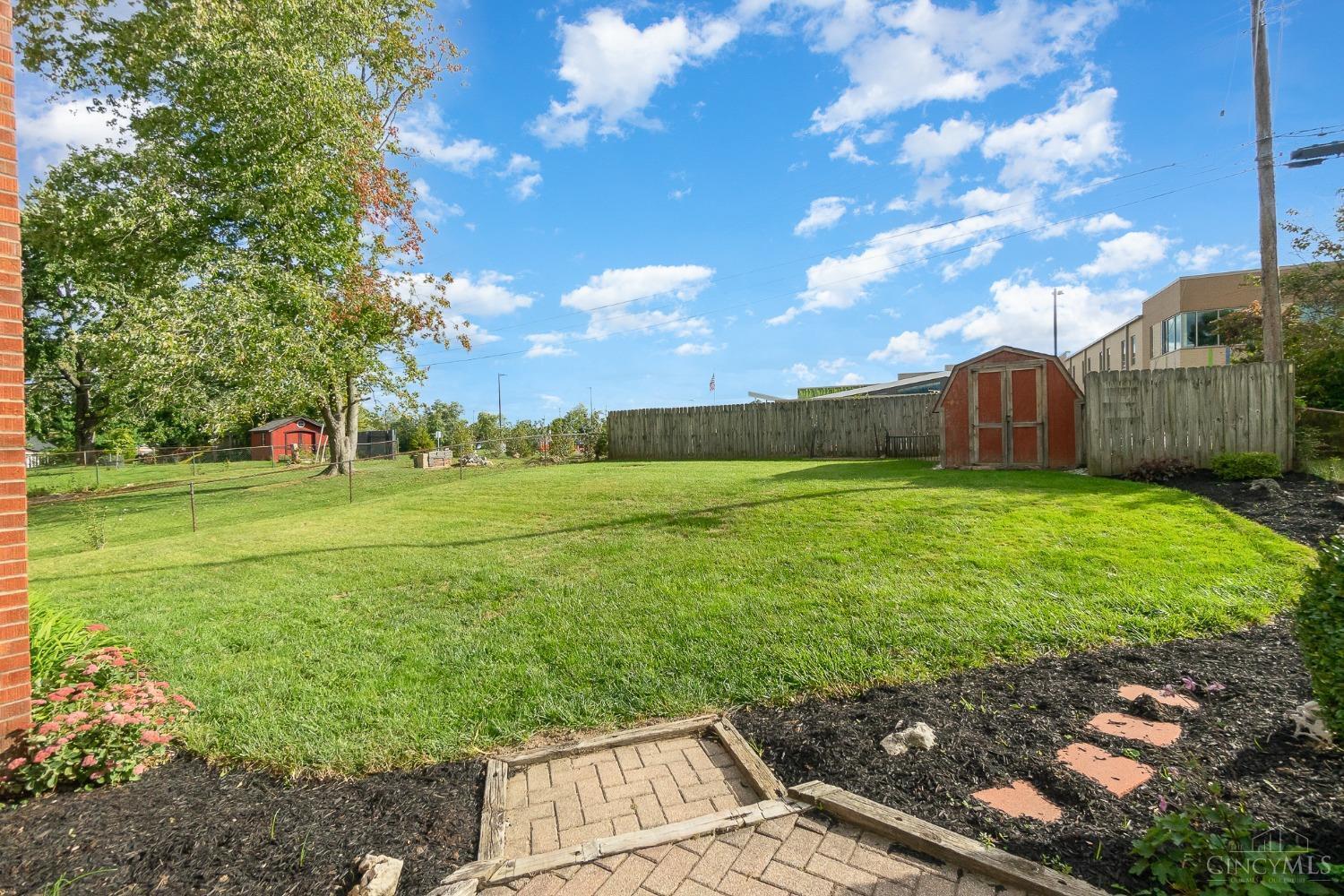 17 Hadley Road Greenhills, OH 45218 - Photo 30 of 36