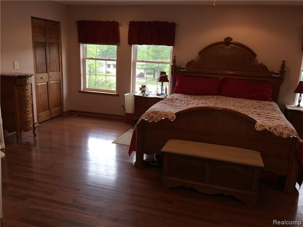 5394 Howe Road Grand Blanc, MI 48439 - Photo 24 of 36 IMG_2047.JPG
