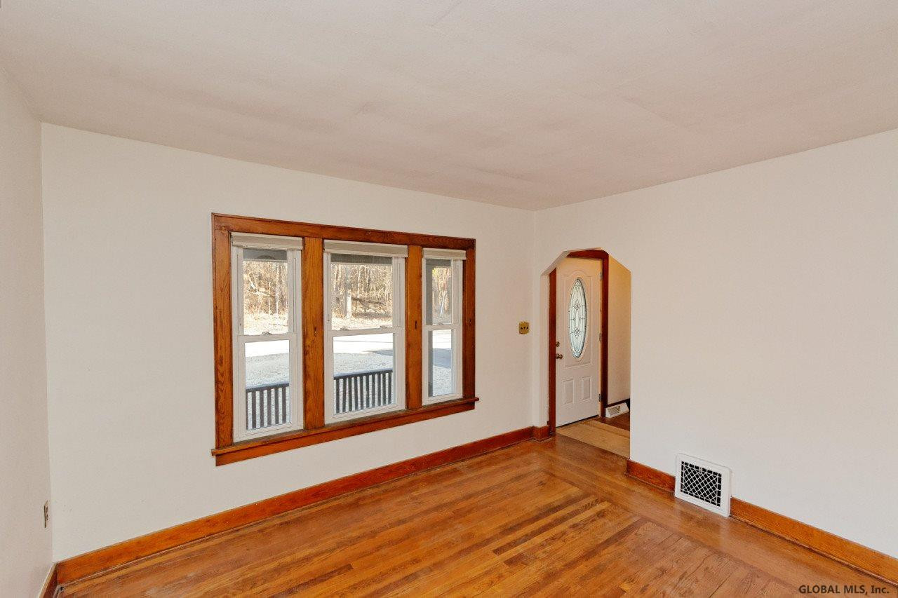 746 Watervliet Shaker Road Colonie, NY 12110 - Photo 4 of 25 Photo 4
