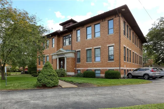 $172,500 | 363 4th Street, Unit 5, Beaver, PA 15009