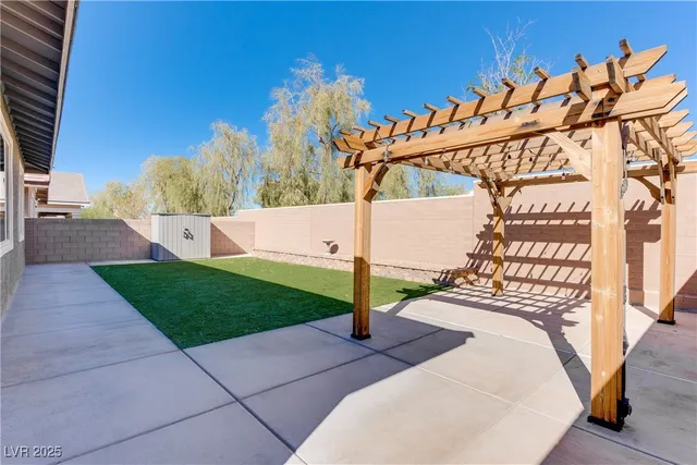 $2,324 | 420 Al Coda Place, Henderson, NV 89011