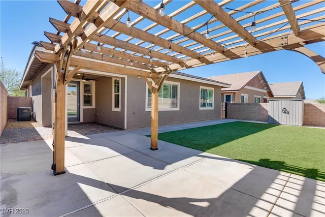 $2,324 | 420 Al Coda Place, Henderson, NV 89011