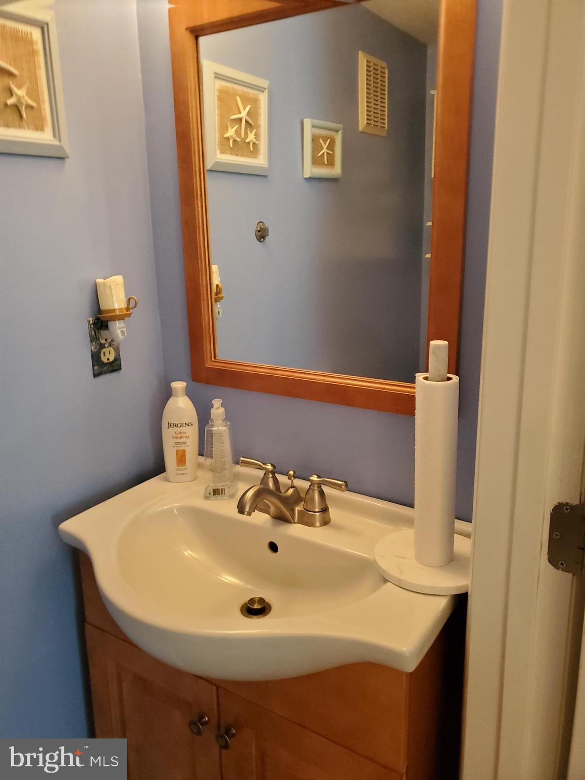 4549 Ambermill Road Baltimore, MD 21236 - Photo 20 of 46 Powder room on main floor