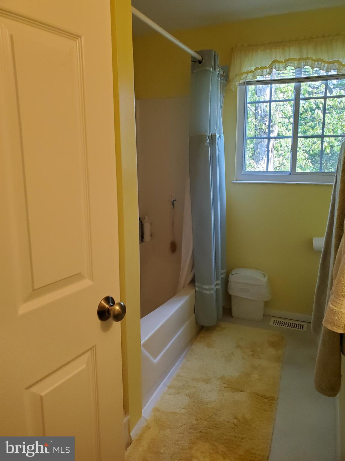 4549 Ambermill Road Baltimore, MD 21236 - Photo 30 of 46 Hall Bath