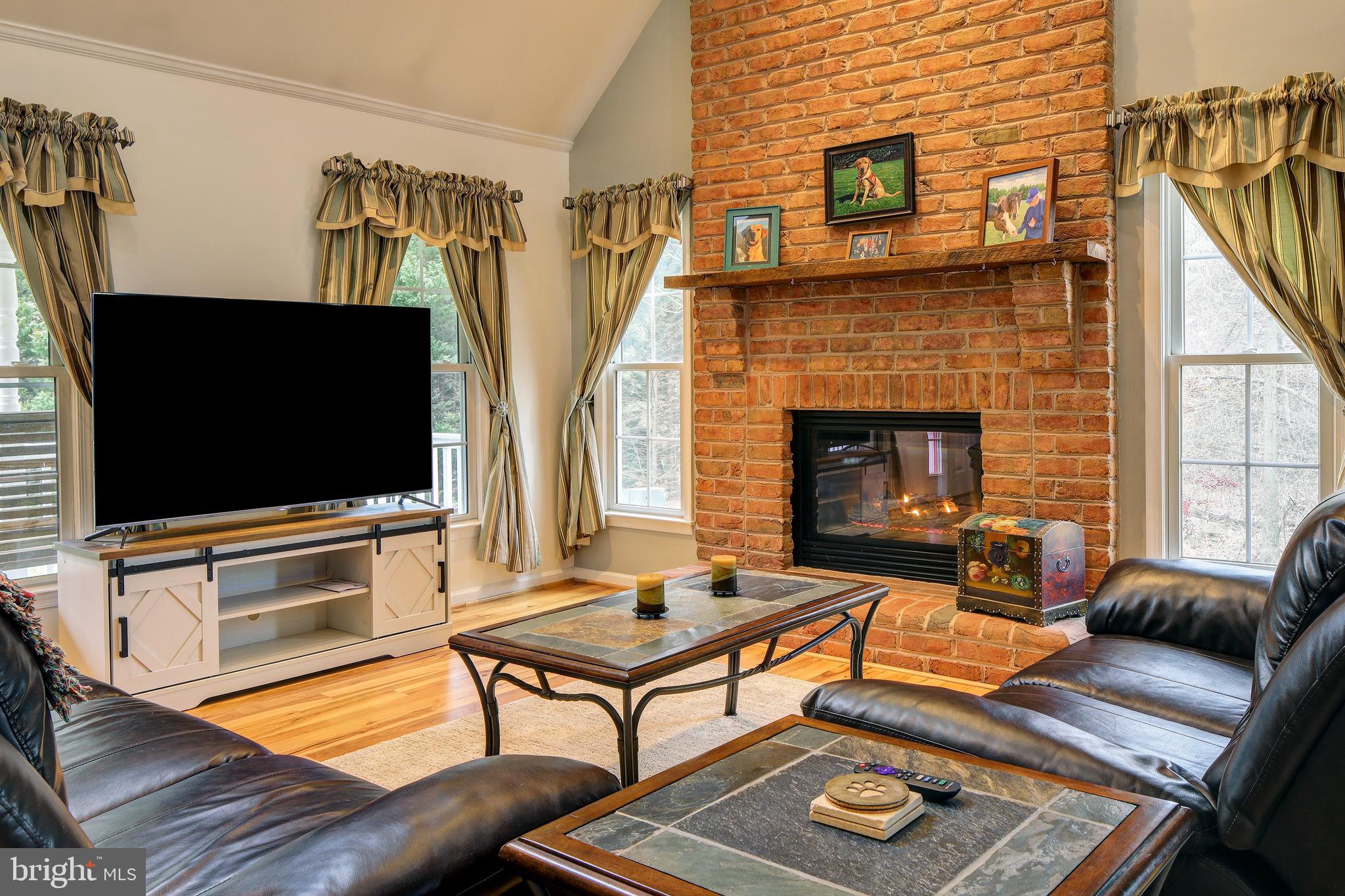 4507 Mt Carmel Road Hampstead, MD 21074 - Photo 4 of 60 Living Room