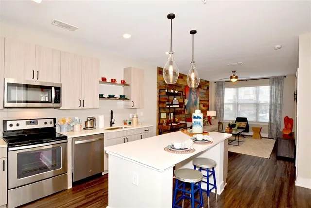 $2,275 | 465 Memorial Drive Southeast, Unit 536, Atlanta, GA 30312