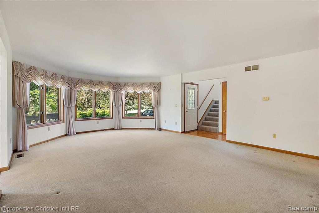 6175 Tripp Road Holly, MI 48442 - Photo 5 of 63