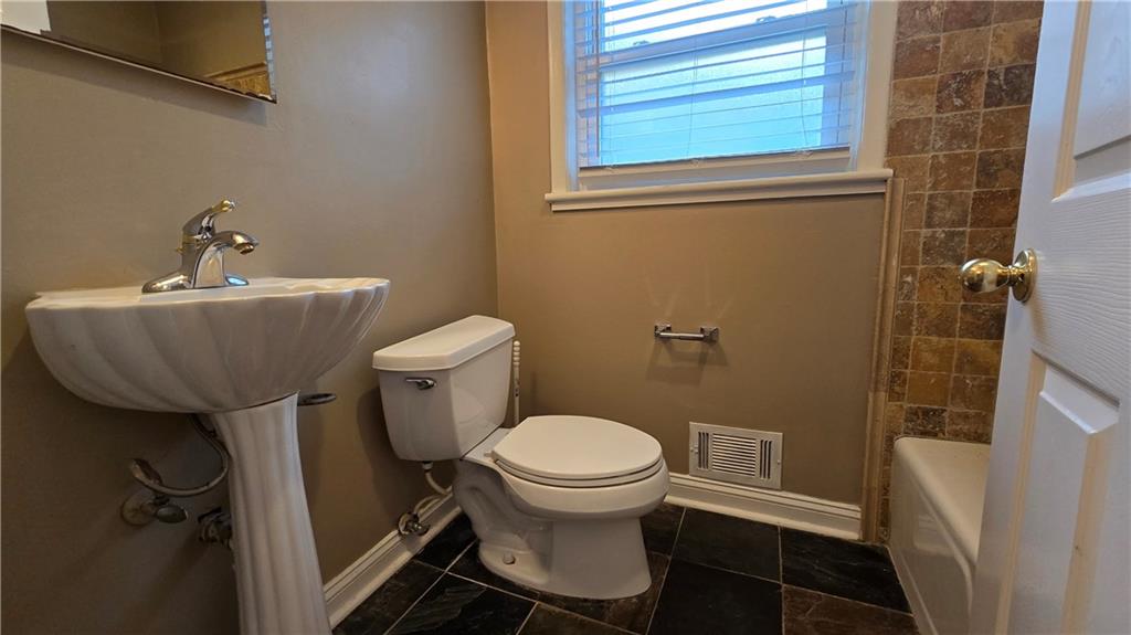 3668 Kingsboro Road Northeast, Unit 5 Atlanta, GA 30319 - Photo 12 of 22 Gallery Image 12