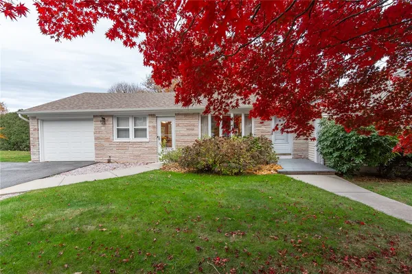$435,000 | 1 Rose Hill Drive, Johnston, RI 02919
