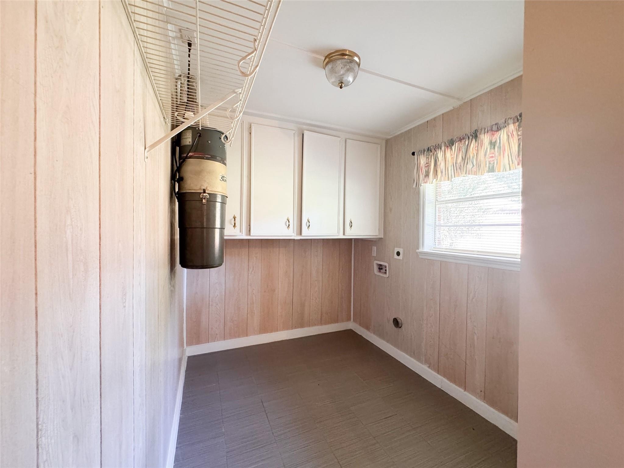 15331 Lake Lamond Road Conroe, TX 77384 - Photo 18 of 29 a view of a room with window and a ceiling fan