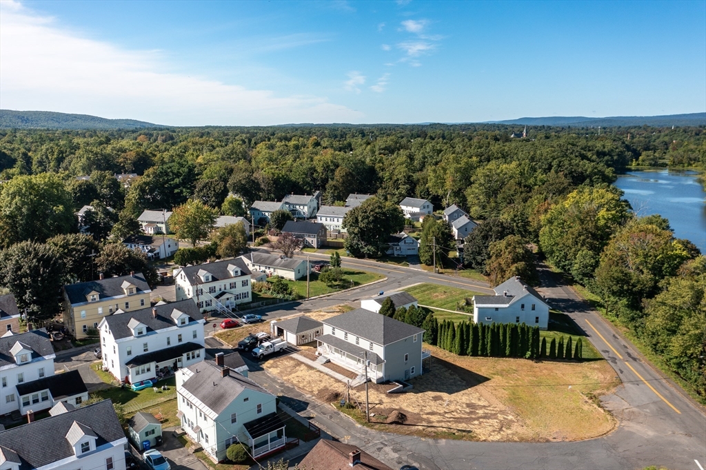 10 Glen Cove Place, Unit A Easthampton, MA 01027 - Photo 37 of 39 a view of a city