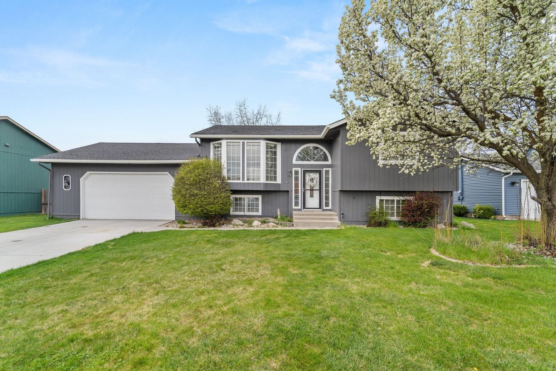 12823 North Pittsburg Street Spokane, WA 99208 - Photo 2 of 40