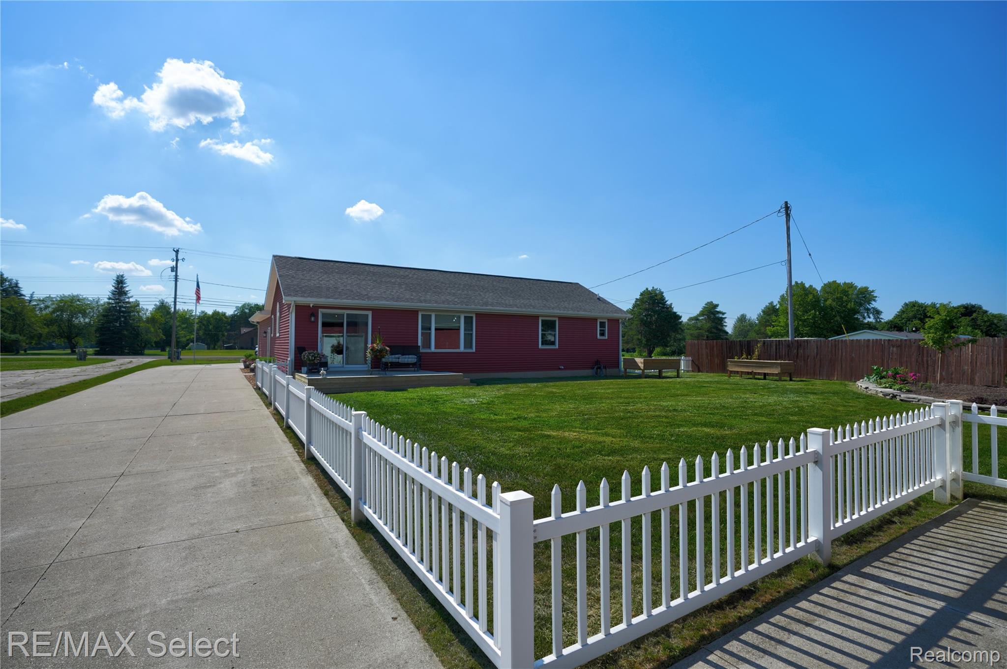 3309 South Vassar Road Davison, MI 48423 - Photo 5 of 45 3309 S. Vassar Rd 011.jpg