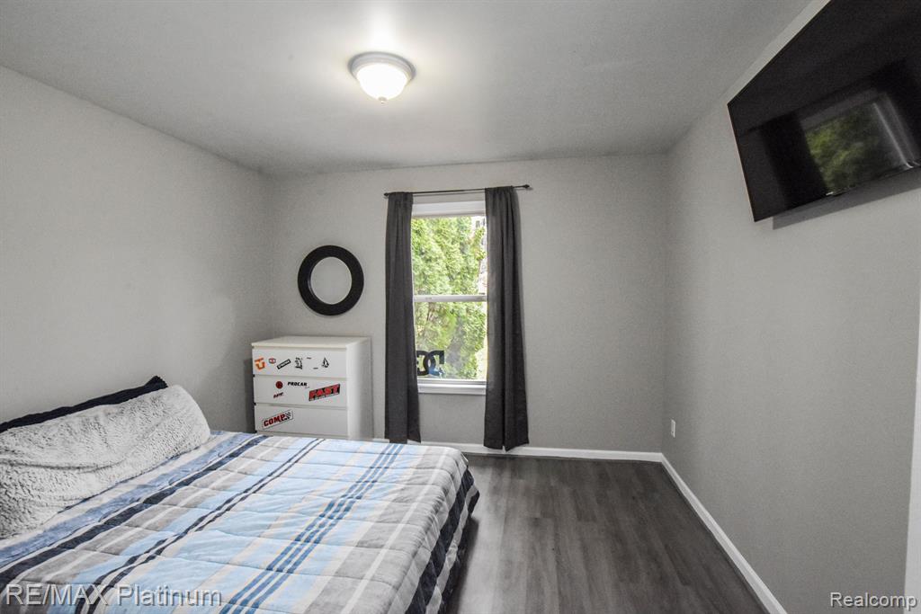 4067 England Beach Road White Lake, MI 48383 - Photo 28 of 37 Gallery Image 28