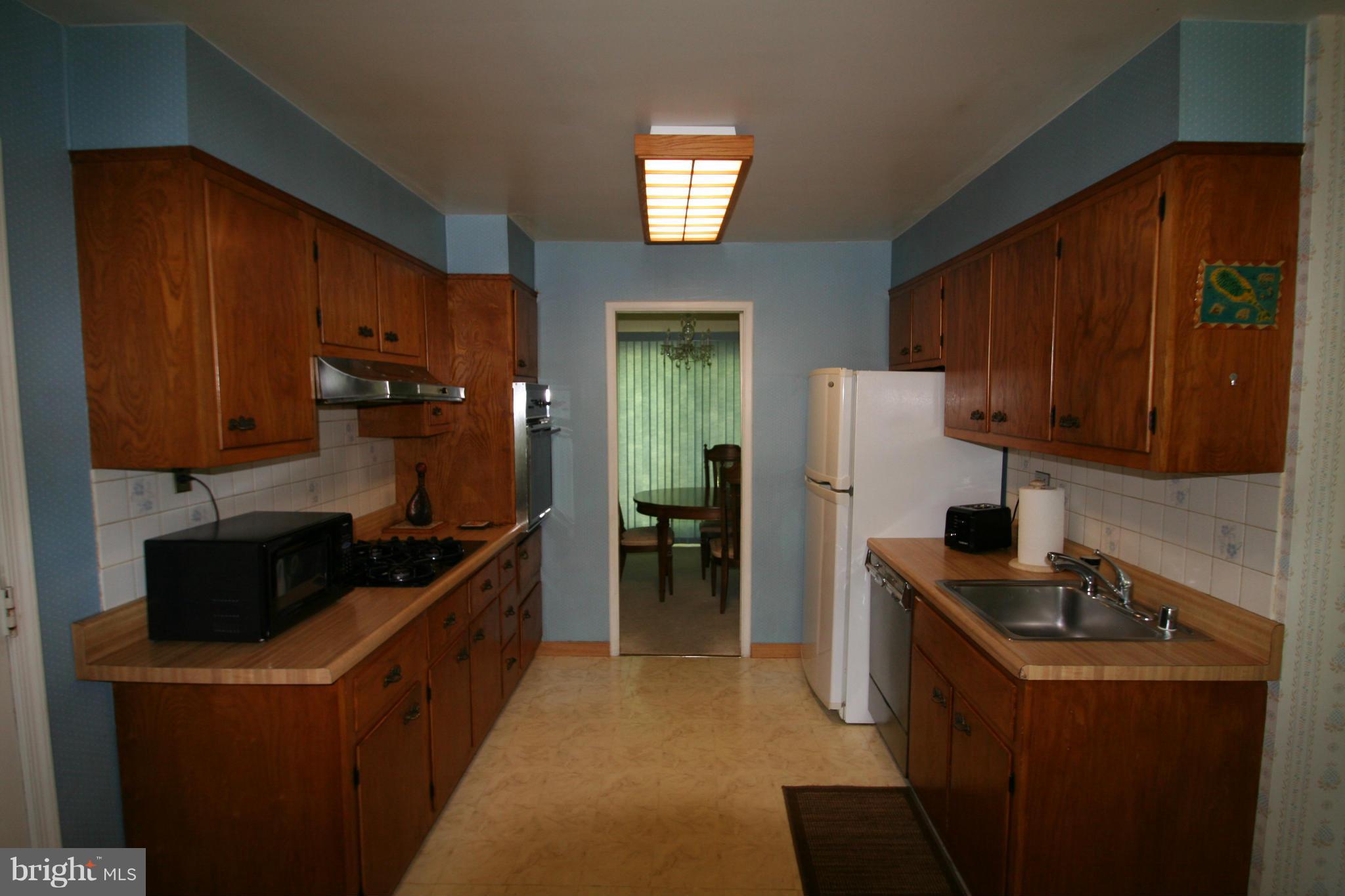 1916 Kimberly Road Silver Spring, MD 20903 - Photo 5 of 24 Kitchen