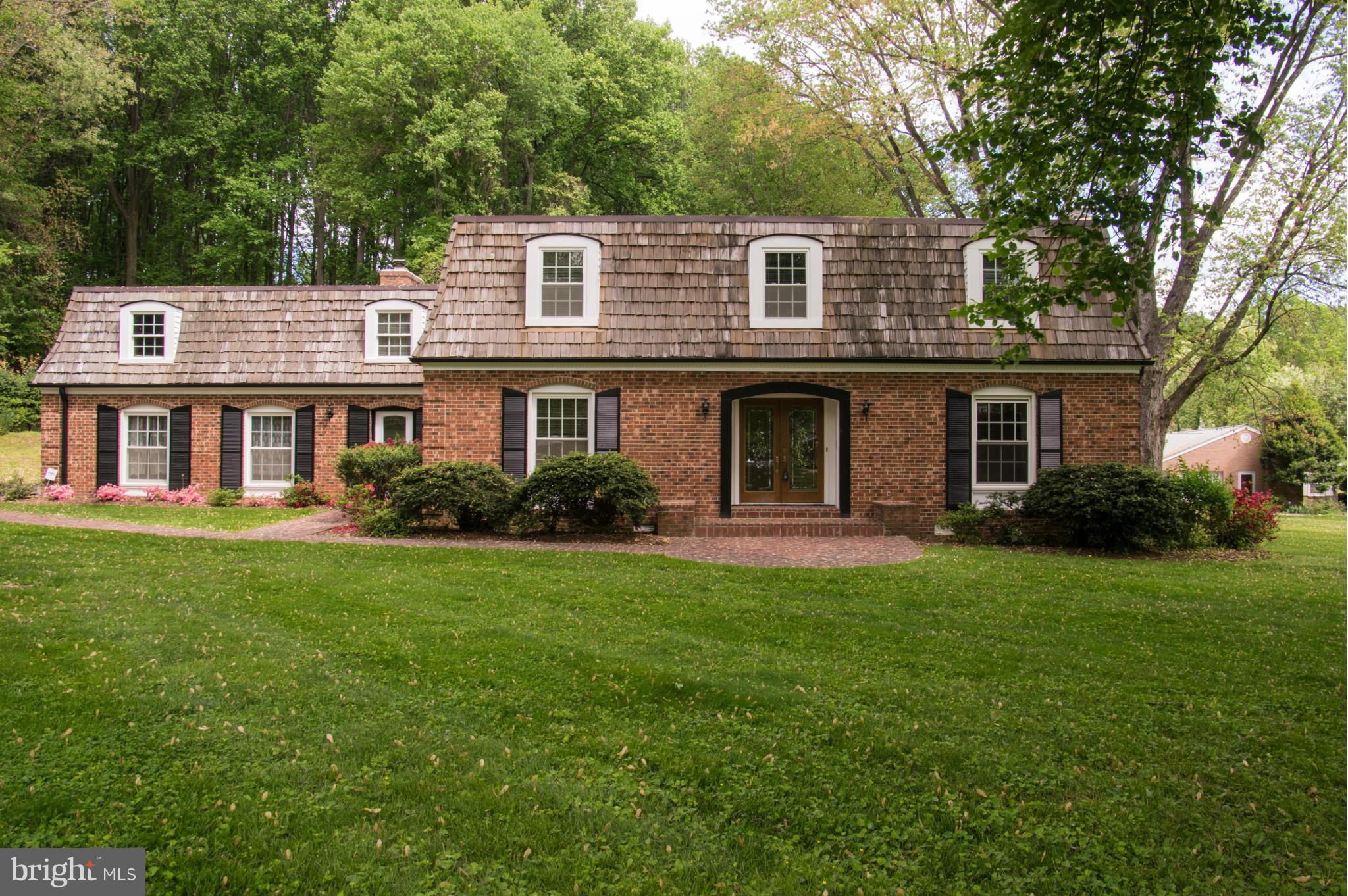 10016 Coach Road Vienna, VA 22181 - Photo 1 of 16 Exterior (Front)