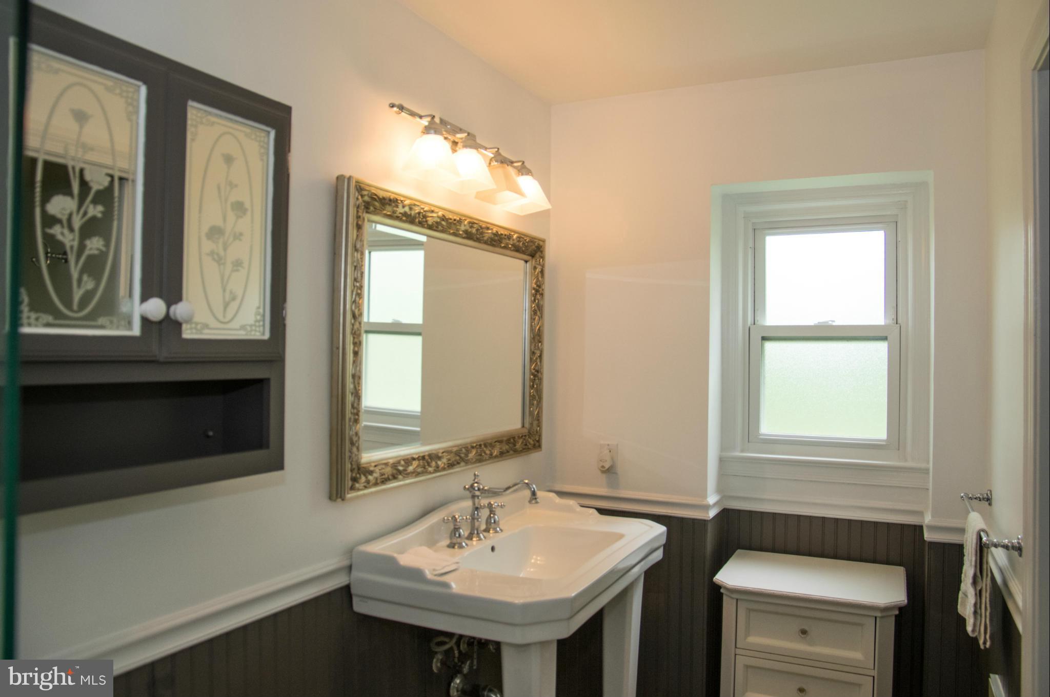 10016 Coach Road Vienna, VA 22181 - Photo 13 of 16 Bath (Master)