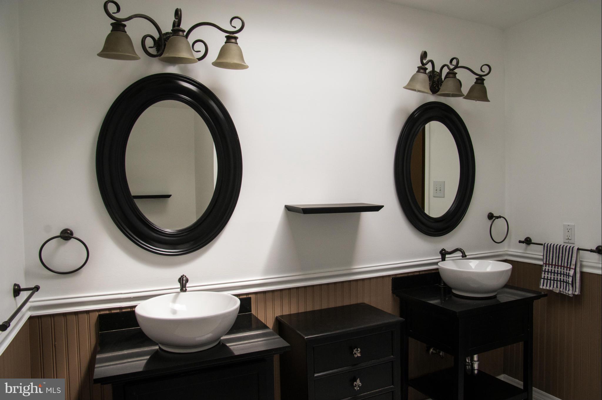10016 Coach Road Vienna, VA 22181 - Photo 14 of 16 Bath