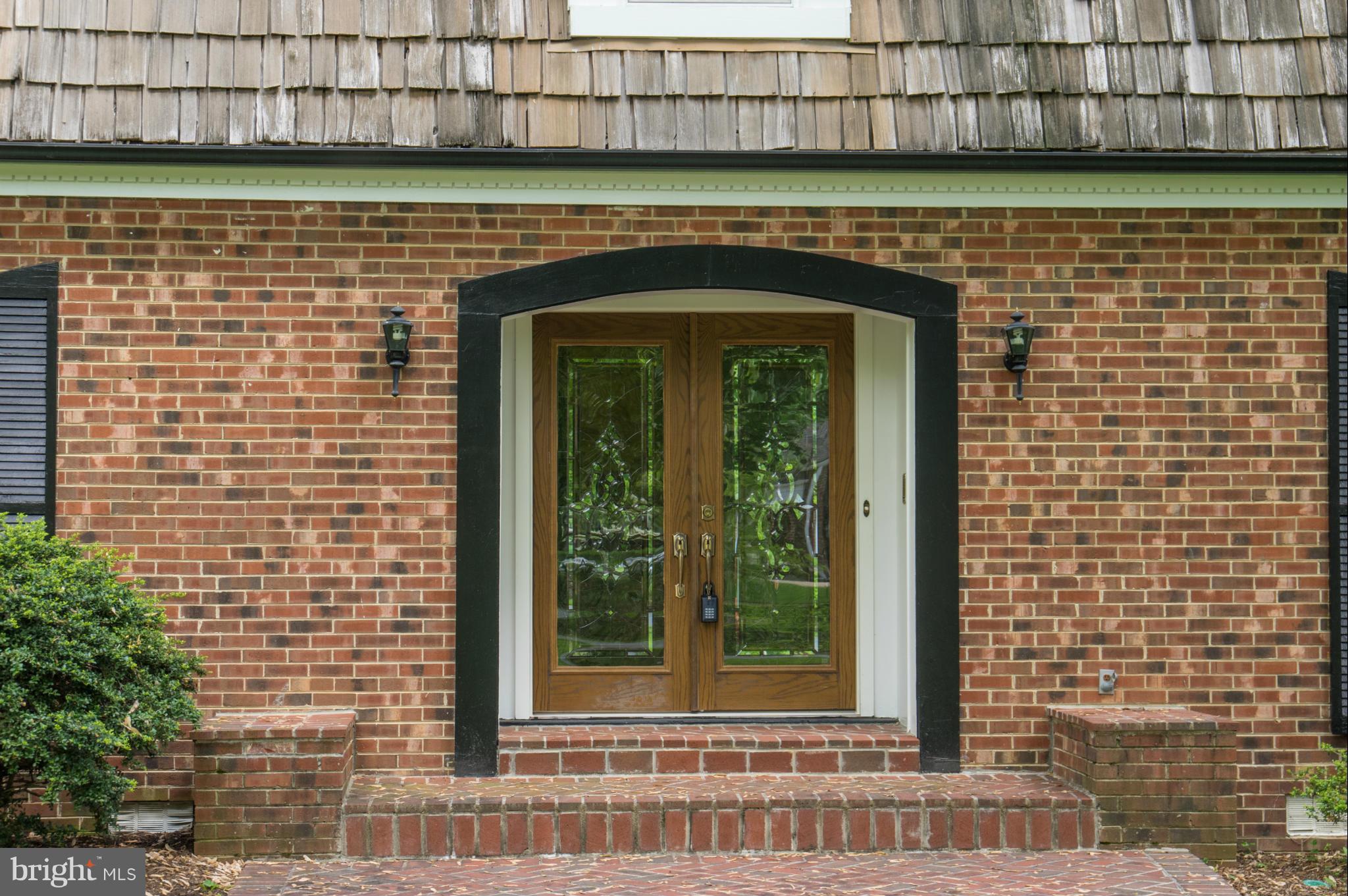 10016 Coach Road Vienna, VA 22181 - Photo 3 of 16 Exterior (General)