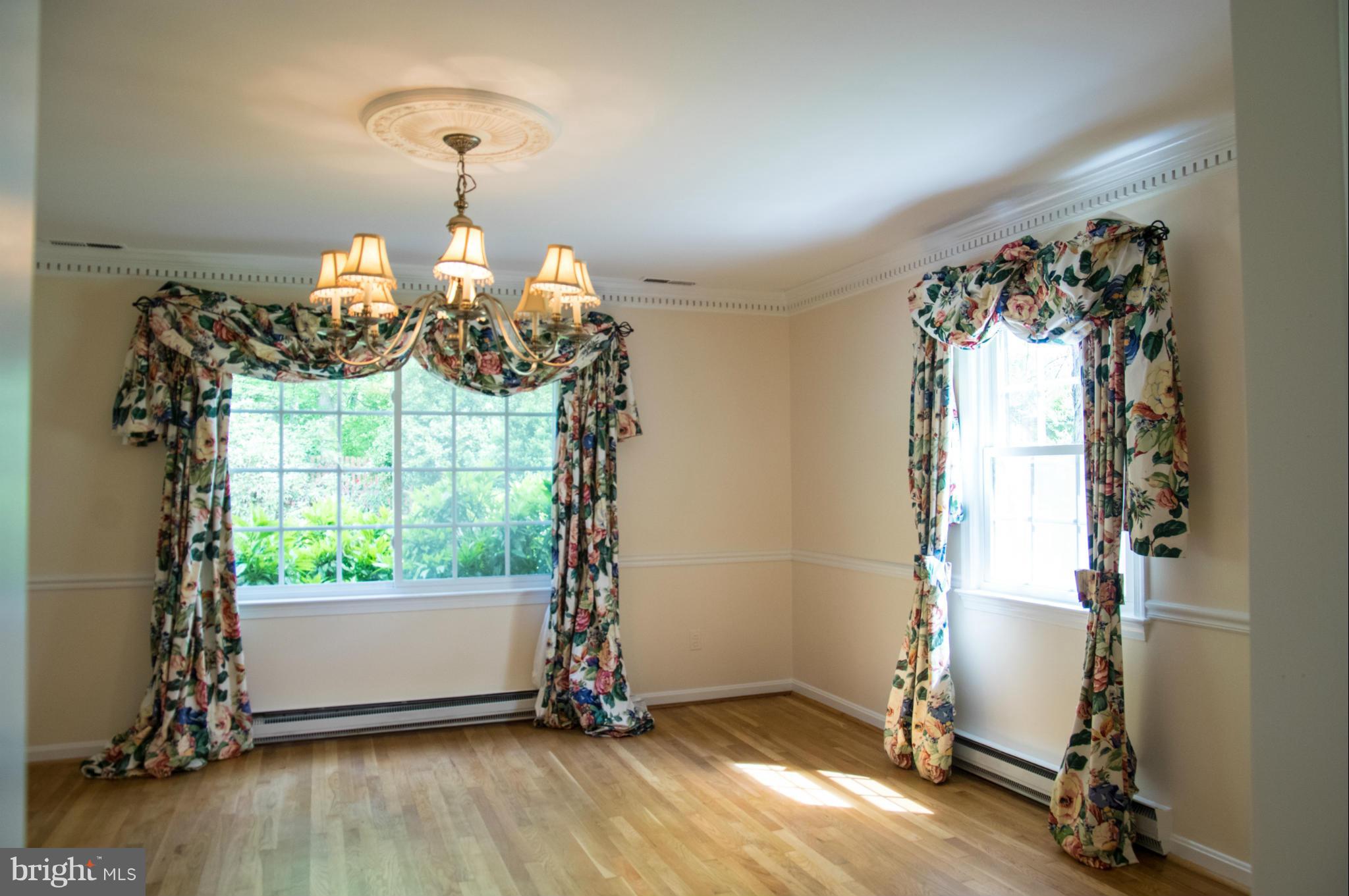 10016 Coach Road Vienna, VA 22181 - Photo 6 of 16 Dining Room