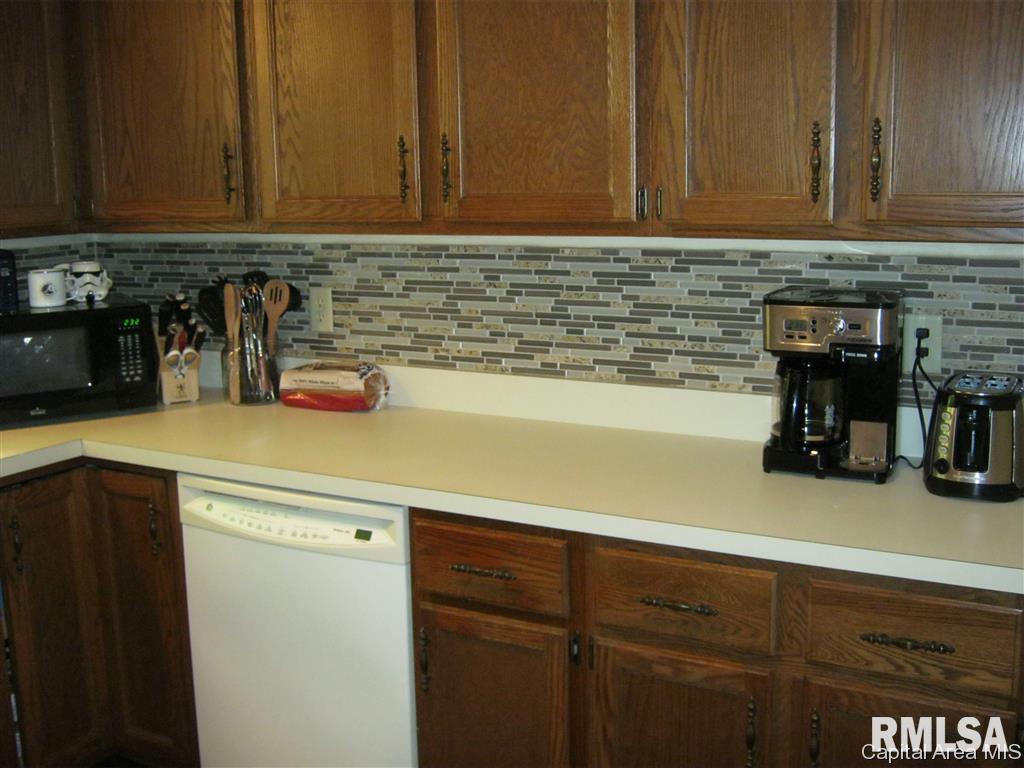 117 Oxford Road Springfield, IL 62704 - Photo 4 of 18