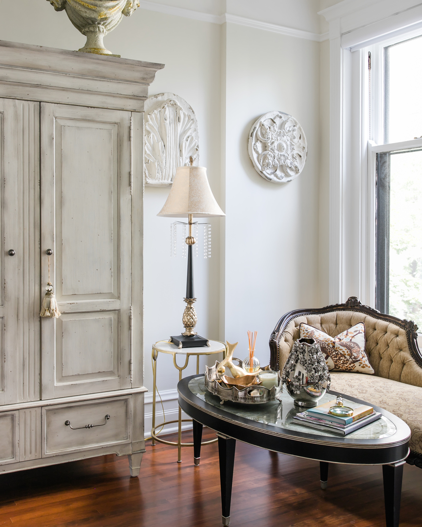 1304 North Ritchie Court Chicago, IL 60610 - Photo 25 of 39 a living room with furniture and wooden floor