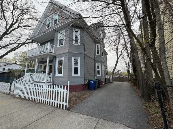 $3,400 | 45 Waterhouse Street, Unit 1, Somerville, MA 02144