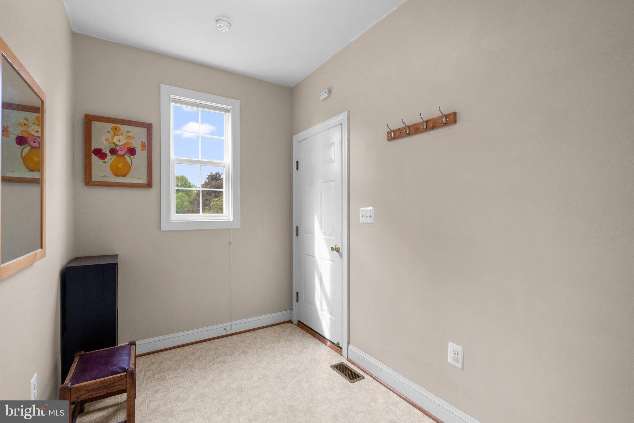 14304 Lewisdale Road Clarksburg, MD 20871 - Photo 16 of 30 Gallery Image 16