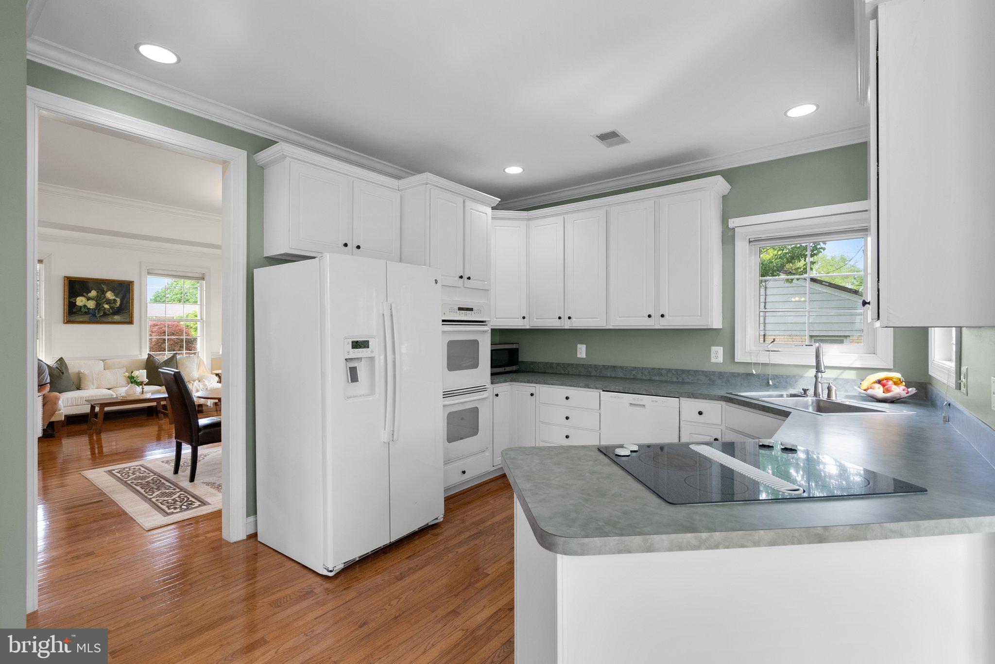14304 Lewisdale Road Clarksburg, MD 20871 - Photo 5 of 30 Gallery Image 5