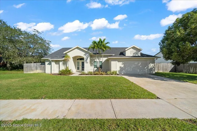 $369,900 | 910 Brookshire Circle, Malabar, FL 32950