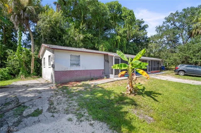 $1,050 | 75 Cypress Street, North Fort Myers, FL 33903