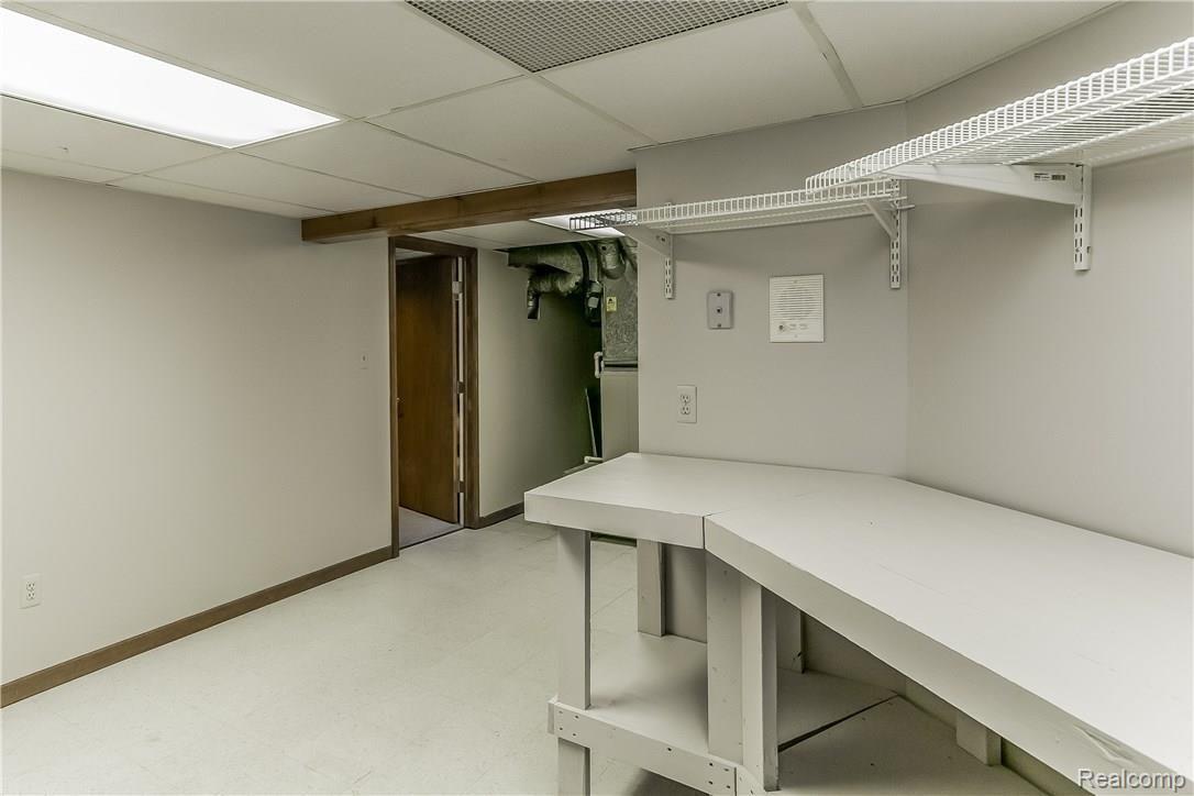 552 Buttercup Court Rochester, MI 48307 - Photo 71 of 73 Utility_Room-2639224-large.jpg