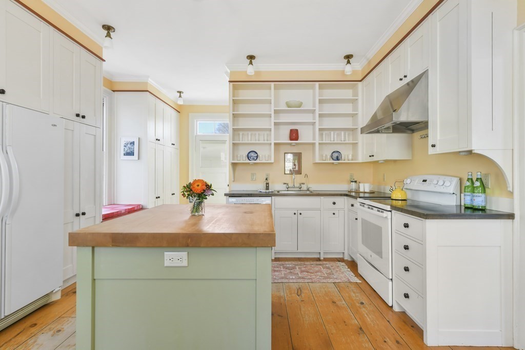 197 Morrison Avenue Somerville, MA 02144 - Photo 13 of 35