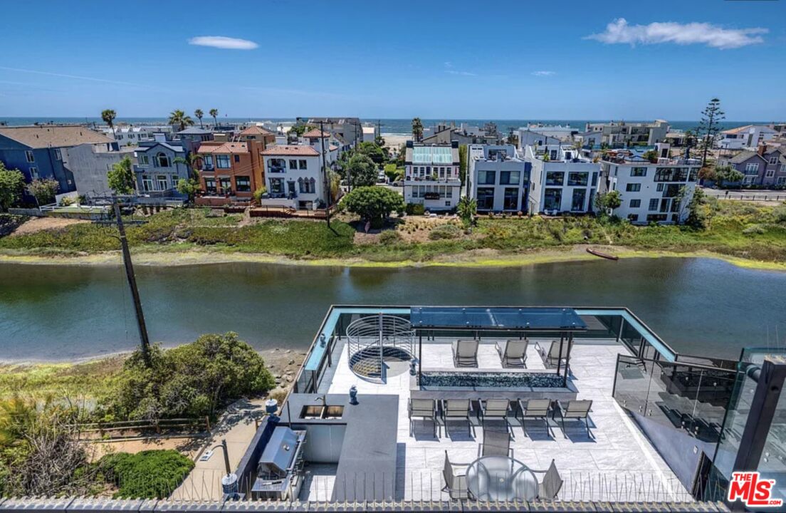 5115 Vía Donte Marina del Rey, CA 90292 - Photo 15 of 35