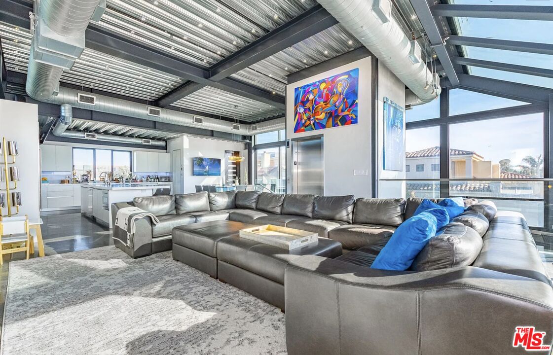 5115 Vía Donte Marina del Rey, CA 90292 - Photo 16 of 35