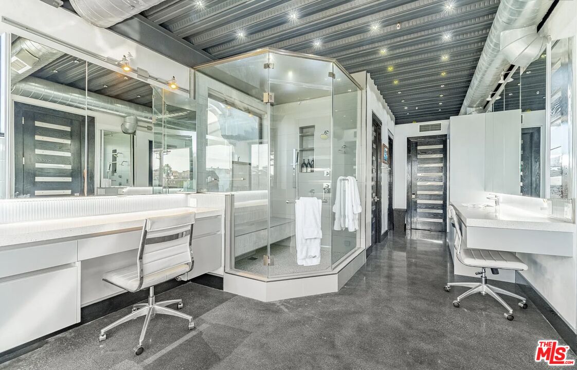 5115 Vía Donte Marina del Rey, CA 90292 - Photo 24 of 35