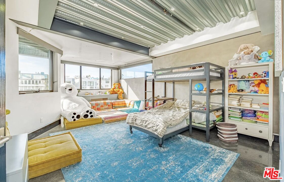 5115 Vía Donte Marina del Rey, CA 90292 - Photo 32 of 35