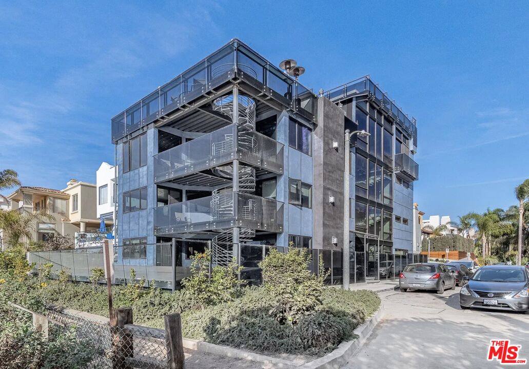 5115 Vía Donte Marina del Rey, CA 90292 - Photo 33 of 35