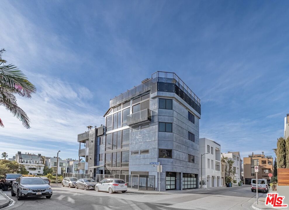 5115 Vía Donte Marina del Rey, CA 90292 - Photo 34 of 35