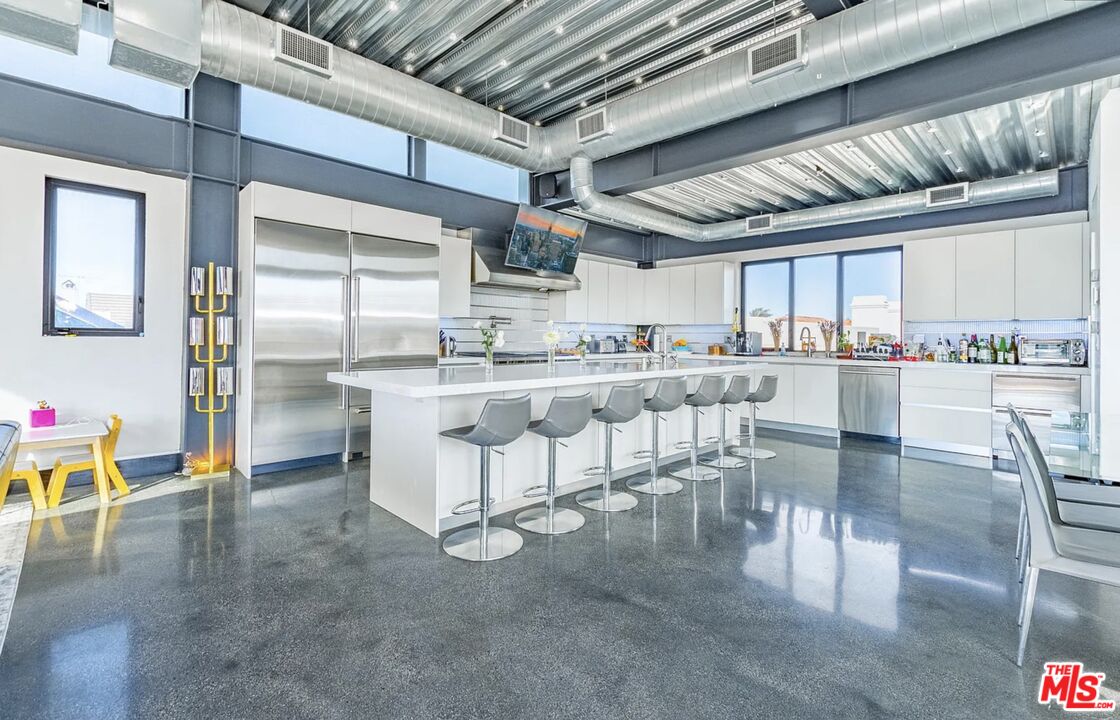 5115 Vía Donte Marina del Rey, CA 90292 - Photo 7 of 35