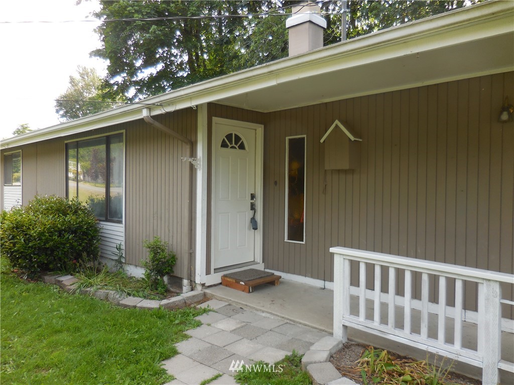 1310 Lidstrom Road East Port Orchard, WA 98366 - Photo 3 of 37 Gallery Image 3