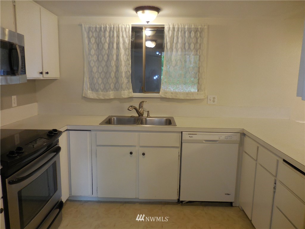 1310 Lidstrom Road East Port Orchard, WA 98366 - Photo 10 of 37 Gallery Image 10