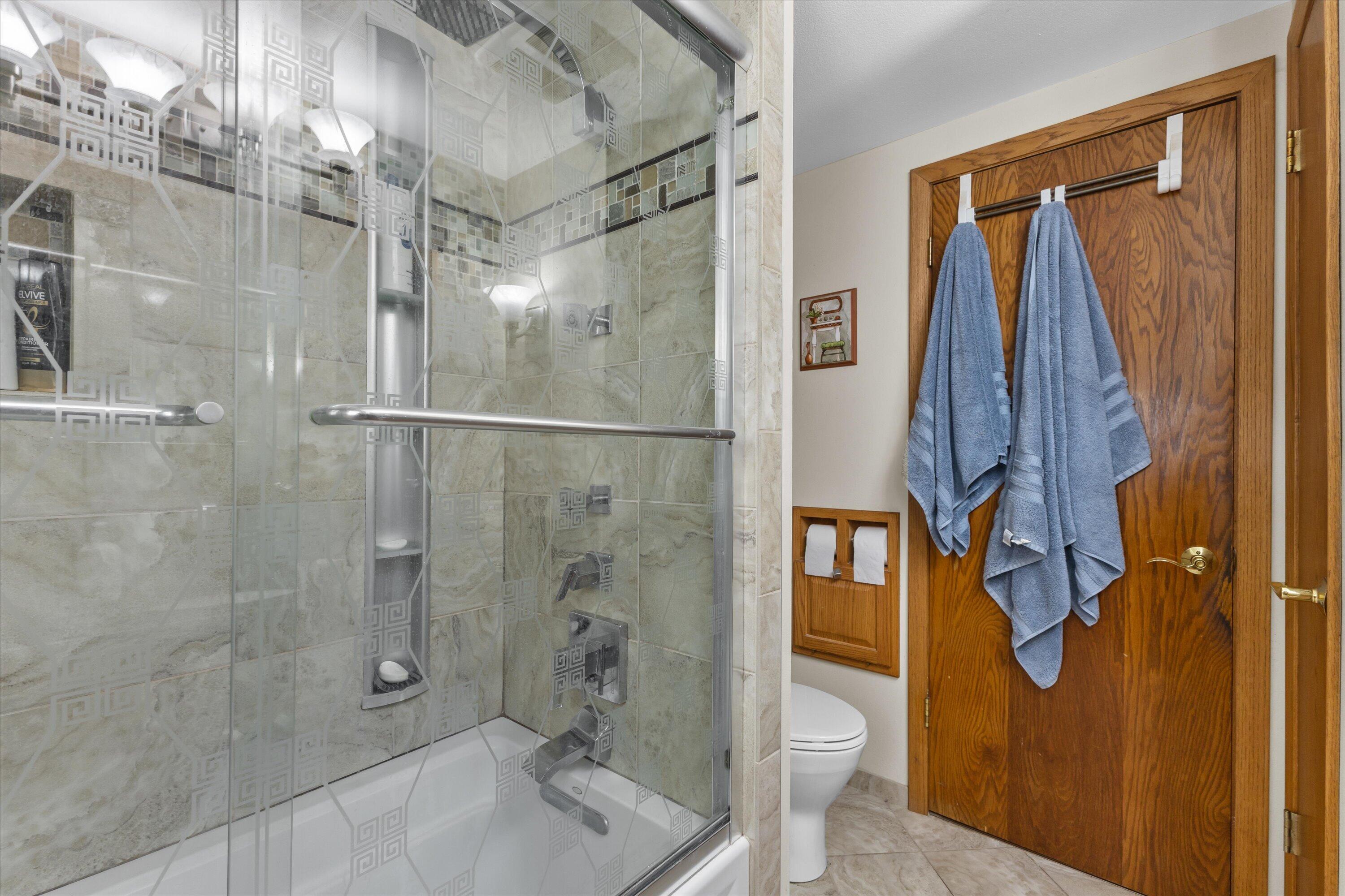 3732 South 75th Street Milwaukee, WI 53220 - Photo 24 of 43 Full Bath