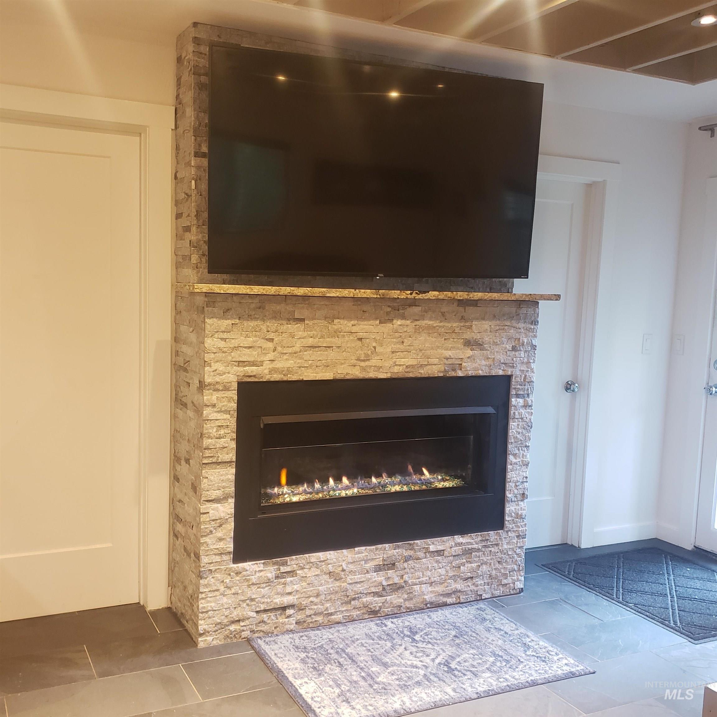 1098 Crescent Rim Drive McCall, ID 83638 - Photo 3 of 42 Detailed view of a fireplace