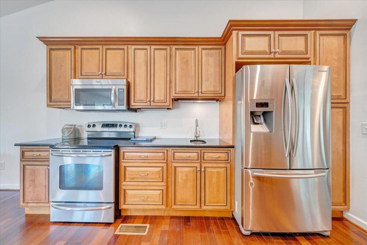 106 Diamond Road Salem, VA 24153 - Photo 13 of 51 022-MIB08655
