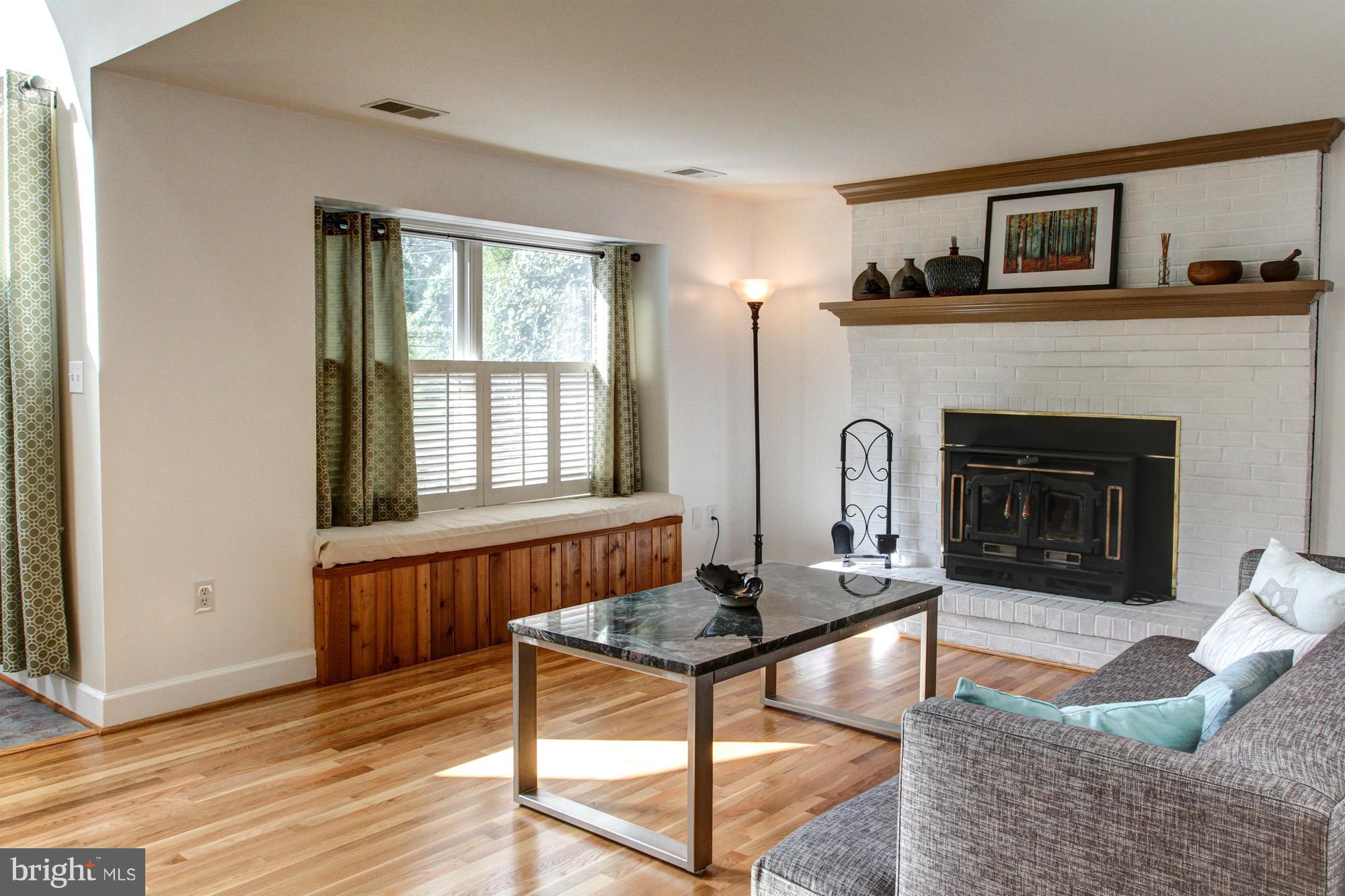 1602 St Margarets Road Annapolis, MD 21409 - Photo 12 of 30 Fireplace and bright living room