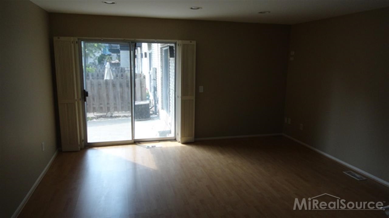 4420 15 Mile Road Sterling Heights, MI 48310 - Photo 6 of 17 31164180-5.JPG